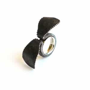 Bijoux en acier forgé de Marianne Anselin