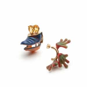 Playful jewelry in gold and found materials by Silvie Altschuler 